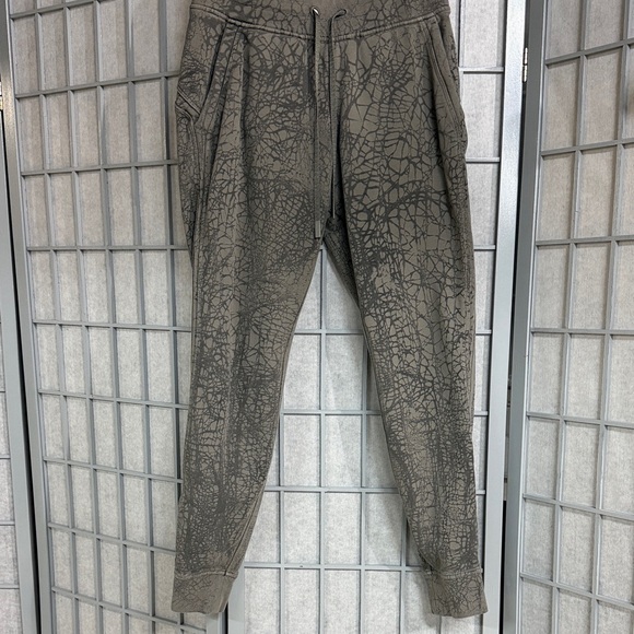 lululemon athletica Other - Lululemon Women’s Warm Down Jogger *7/8 Length, Size 6.